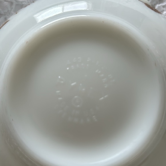 Vintage Pyrex "Early American" Cinderella Mixing Bowl #443 2.5 Quart Dish - Picture 5 of 5